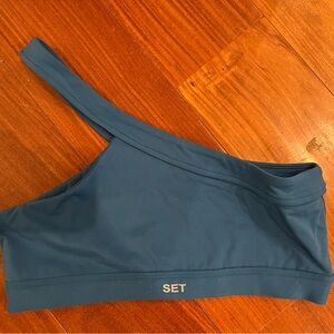 Set Active Sportbody One shoulder sports bra.
